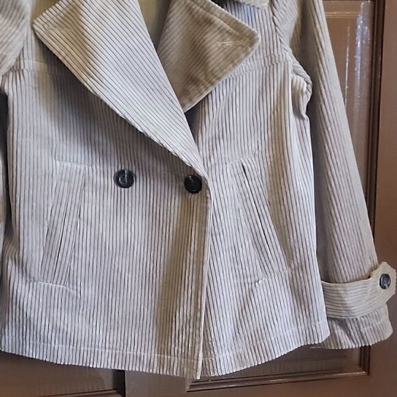 Ann Taylor-Corduroy taupe colored, collared long sleeved short jacket 8. - Picture 6 of 8